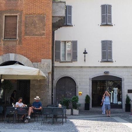 Alloggio Del 1400 Nel Cuore Del Centro Storico A 2 Min Dal Porto E Con 2 Bici Gratuite Комо Экстерьер фото
