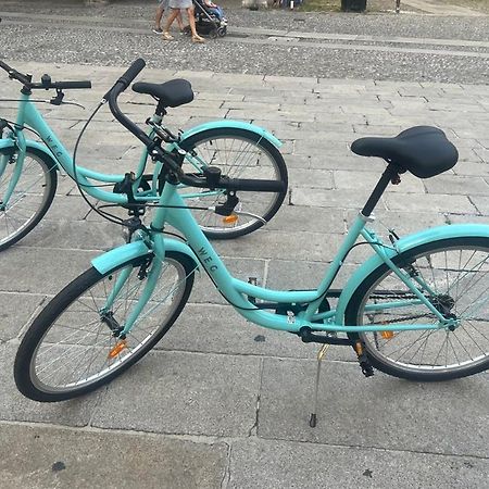 Alloggio Del 1400 Nel Cuore Del Centro Storico A 2 Min Dal Porto E Con 2 Bici Gratuite Комо Экстерьер фото