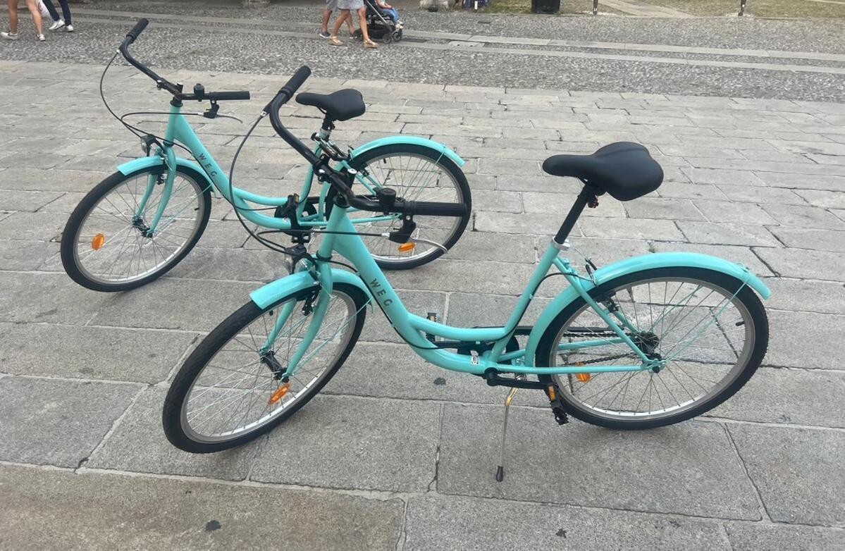 Alloggio Del 1400 Nel Cuore Del Centro Storico A 2 Min Dal Porto E Con 2 Bici Gratuite Комо Экстерьер фото